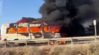 Adana'da feci kaza! Öğrenci servisi ile motosiklet çarpıştı