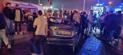 Otomobil ile çarpışan yolcu minibüsü, sulama kanalına düştü: 10 yaralı