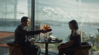 Eşref, Nisan’dan kuşkulanıyor