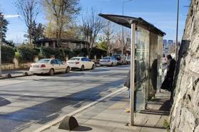 İstanbul - Esenler'de puset içerisinde otobüs durağına bırakılan 1 aylık bebek koruma altına alındı