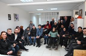 Karacabey Belediye Başkanı’ndan engelli bireylere ziyaret