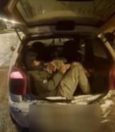 Otomobilde 5 kaçak göçmen yakalandı