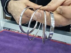 Fiyatlardaki artışlar rotayı değiştirdi! Altın bileziklerin yerini gümüş bilezikler alıyor