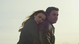 ‘Uzak Şehir’ yine nefes kesti!