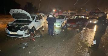 Antalya'da iki otomobil çarpıştı: 5 yaralı