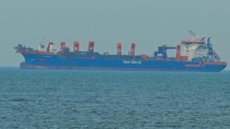 İran, Hürmüz Boğazı'nda 10 petrol tankerini vurduğunu duyurdu