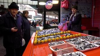 Balığa ilgi azaldı, fiyatlar dip yaptı