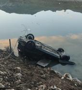 Elazığ’da nehre düşen otomobilin sürücüsü yaralandı