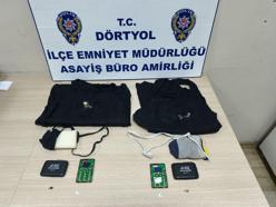 Ehliyet sınavında kopya düzeneğiyle yakalandılar