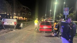 Alkollü sürücünün otomobili, park halindeki araca çarpıp takla attı; 1 yaralı