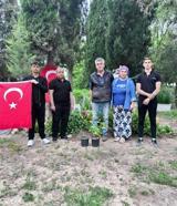 Liseli öğrencilerden Anneler Günü’nde vefa