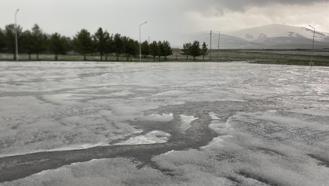 Ardahan'da dolu yağışı etkili oldu