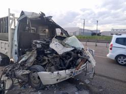 Kamyonet ile TIR çarpıştı: 1 ölü, 1 yaralı