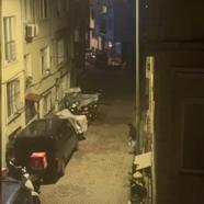 Kağıthane'de iş insanının kayınvalidesinin evini kurşunlayanlar yakalandı; 100 milyon lira değerindeki araçları kundaklanmıştı