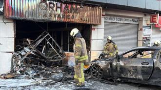 Şişli’de otomobil iş yerine girdi, yangın çıktı: 2 yaralı