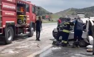 TIR, otomobile çarptı; 2 ölü, 2 yaralı