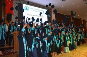 Sandıklı MYO'da mezuniyet töreni