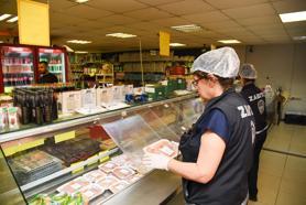Yunusemre Belediyesi'nden market denetimi