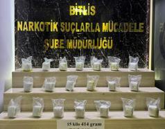 Aracın yakıt deposunda 15 kilo esrar ele geçirildi; 3 tutuklama