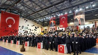 Bitlis'te POMEM mezunları kep fırlattı