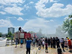 Karne alan öğrencilere itfaiyeden sürpriz
