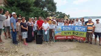 Balıkesir'de vatandaşlar özel şirketin plaj işgaline tepki gösterdi