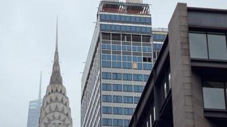 Manhattan'daki bir gökdelende taşıyıcı kolonlar eğildi, bölge tahliye edildi