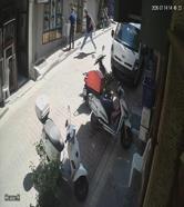 Kağıthane’de tıraşını beğenmediği berberi bıçaklayıp kaçtı; o anlar kamerada