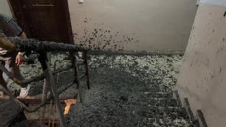 Arnavutköy'de inşaat faciası! Beton dökülürken yan bina patladı: Yüzlerce kilogram beton içeri doldu, 10 aile mahsur kaldı
