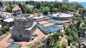 2 bin yıllık hazine ziyaretçilere açıldı: Antalya Hıdırlık Kulesi kapılarını açtı