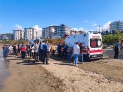 Denizde boğulma tehlikesi geçirenleri kurtarmak isteyen 2 kişi hayatını kaybetti