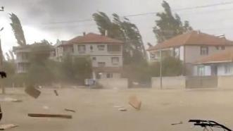 Fırtına ve sağanak Tokat'ta hayatı olumsuz etkiledi