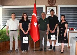 Başkan Topaloğlu, YKS'de derece yapan öğrencileri ağırladı