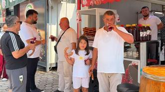 Çukurova'nın kavurucu sıcağında şalgam ve simit vatandaşların vazgeçilmezi oldu