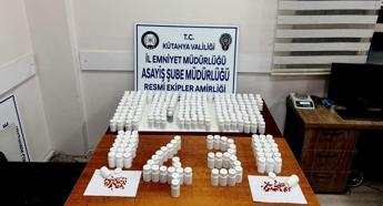 Kütahya'da 14 bin 622 sentetik ecza ele geçirildi