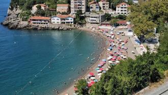 Zonguldak Kapuz Plajı'nda 4 günlük yasak sona erdi, vatandaş denize akın etti!