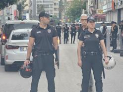 Alparslan Kuytul'un evinde polis arama yapıyor
