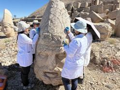 Nemrut'un dev heykellerine nanoteknolojik çözeltili koruma: 5 yıl sürecek