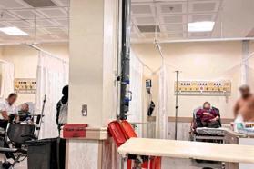 Rahatsızlanan vali yardımcısı sıraya girdi, acil servisteki gözlemini sanal medyadan paylaştı