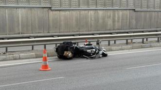 Konteyner yüklü kamyondan yola düşen demir parçası kazaya neden oldu
