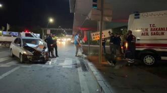 Hasta taşıyan ambulans ile otomobilin çarpıştığı kazada 6 kişi yaralandı