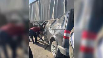 Şanlıurfa’da minibüs, TIR’a arkadan çarptı: 2 ölü, 2 ağır yaralı