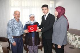 Taşova Kaymakamı Bayram'dan şehit ailesine ziyaret