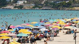 Çeşme’de yaz sezonunda oteller doldu taştı! Doluluk yüzde 100’e yaklaştı: Şimdi hedef 12 ay turizm