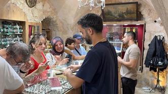 Uzak Şehir'i izleyen Midyat’a gidiyor! 3 bin yıllık sanat turistlerin gözdesi oldu
