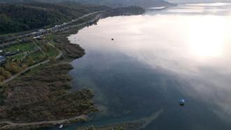 Sapanca Gölü'nde bir tarafta afet, bir tarafta bereket! Kuraklığı ardından son iki yılın en yüksek su seviyesi