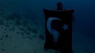 Muğla’da Cumhuriyet coşkusu mavi suların metrelerce derinine indi! Görenlerin içini ısıtan anlar