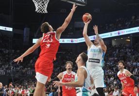 A Milli Erkek Basketbol Takımı, hazırlık maçında Slovenya'ya yenildi