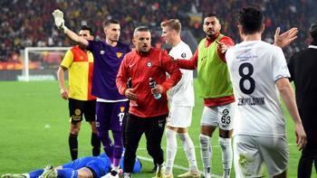 İzmir derbisi yarıda kaldı Avrupa basını 'rezalet' manşetleri attı