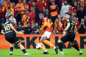 Galatasaray, liderlik koltuğunu devraldı